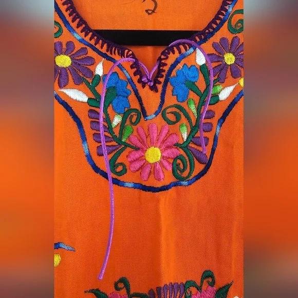 Little Girls Embroidered Mexican Dress -Size 2 Vestido Mexicano Bordado de niña - Picture 2 of 4